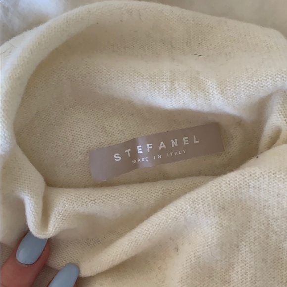 white cashmere turtleneck - Picture 2 of 3